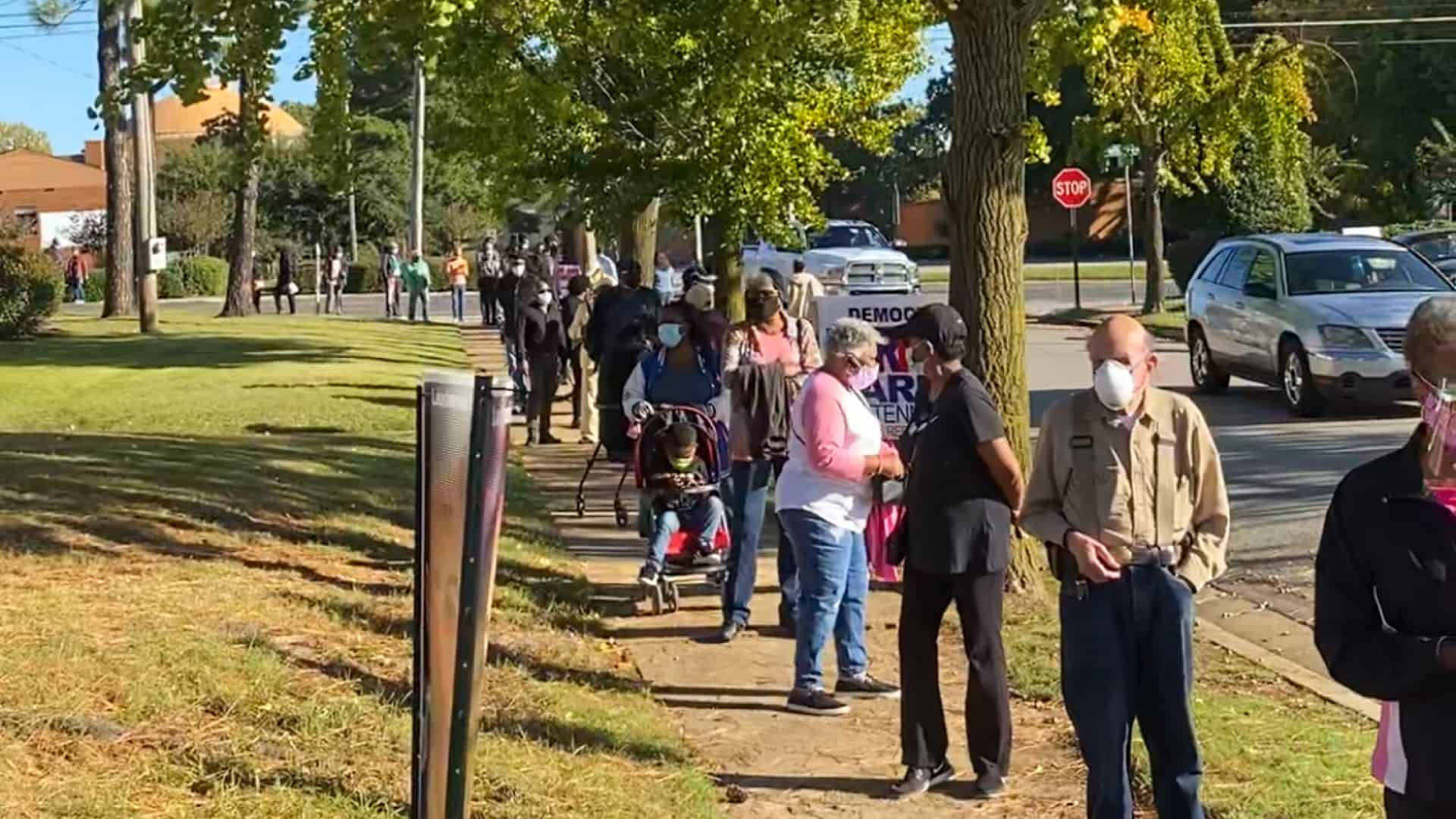 Los residentes del condado de Shelby continúan votando anticipadamente