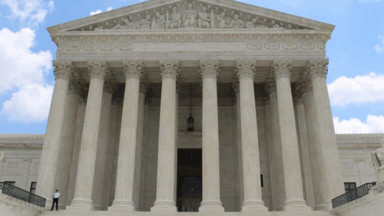 Trump presiona antes de histórica decisión de la Corte Suprema at Memphis Noticias | 5 Trump presiona antes de histórica decisión de la Corte Suprema
