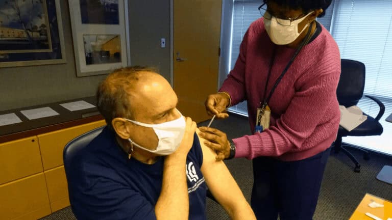 ¿Por qué Tennessee aún no ha administrado la vacuna COVID-19?