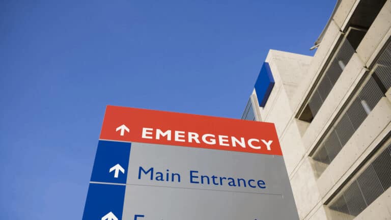 Hospitales al límite de su capacidad, sugiere nueva información
