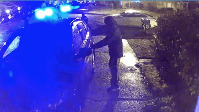Decenas de autos fueron vandalizados la madrugada del lunes en Cordova