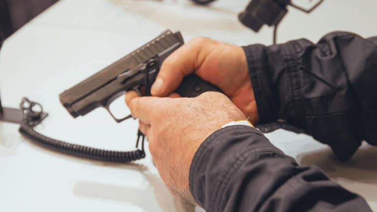 NRA se declara en bancarrota, planea incorporarse en Texas at Memphis Noticias | 3 NRA se declara en bancarrota, planea incorporarse en Texas