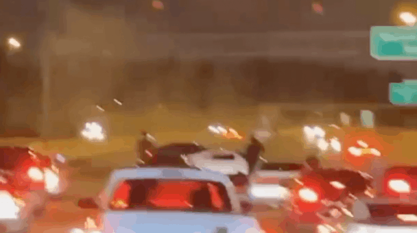 Video muestra autos bloqueando el tráfico, haciendo donas en la I-240 | by rodrigodominguez