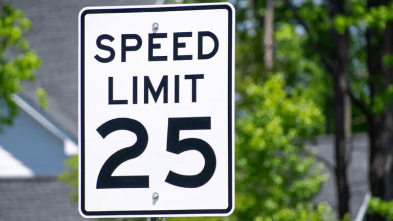 Nueva ordenanza reduce el límite de velocidad en Memphis de 30 MPH a 25 MPH