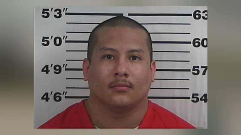 Se escapó de la cárcel mientras pagaba condena por matar a sus padres at Memphis Noticias | 5 Se escapó de la cárcel mientras pagaba condena por matar a sus padres