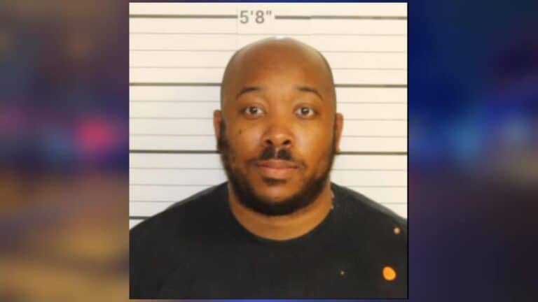 Oficial de la policía de Memphis fue arrestado por secuestrar y violar a una mujer at Memphis Noticias | 3 Oficial de la policía de Memphis fue arrestado por secuestrar y violar a una mujer