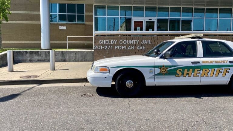 Las frustraciones aumentan a medida que los comisionados de Shelby County cambian los fondos del centro de justicia juvenil