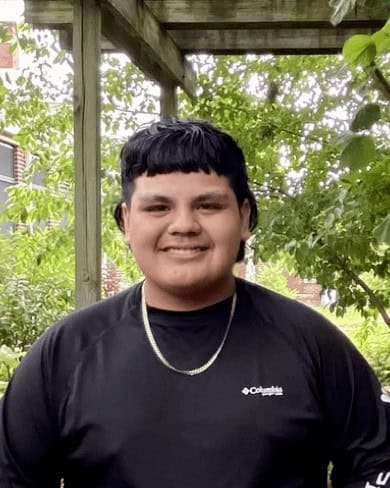 Shelby County Schools celebra a los mejores estudiantes del 2021 Jose Flores Kingsbury High School
