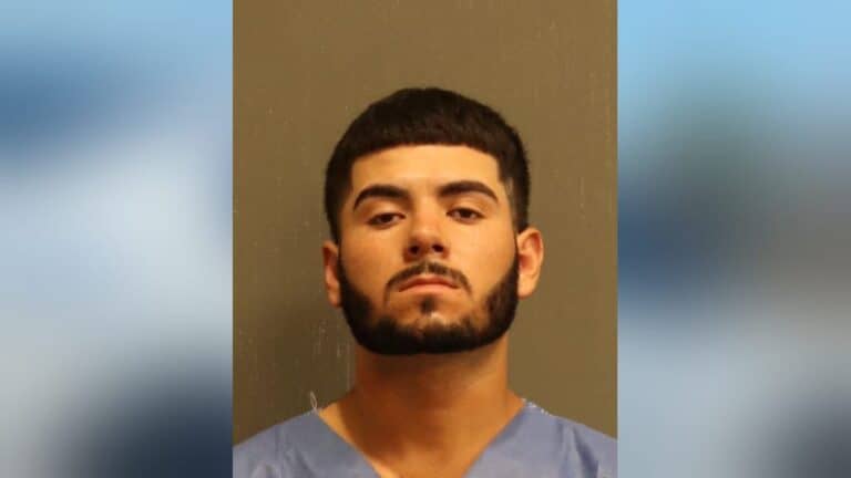 Hombre de 18 años ha sido acusado de homicidio vehicular al provocar la muerte de un motociclista