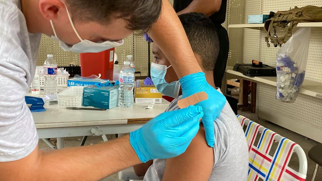 Jornada de vacunación en La Pulga de la Jackson | by rodrigodominguez