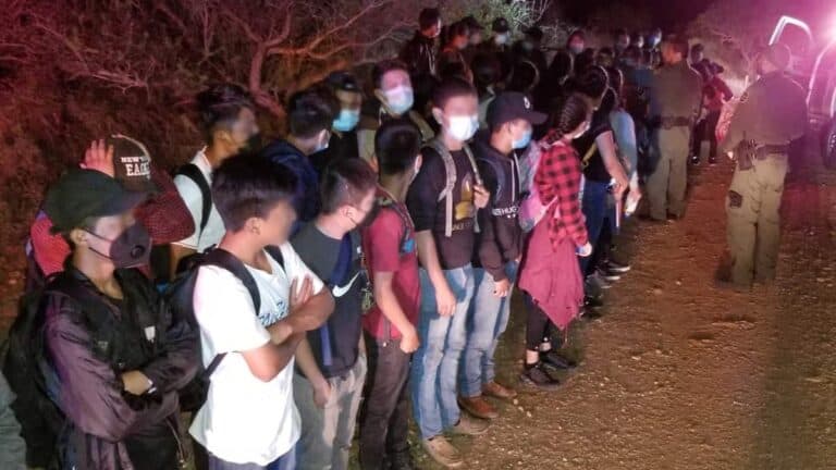 EE.UU. dió refugio a 122,000 niños migrantes no acompañados en el año fiscal 2021 at Memphis Noticias | 2 EE.UU. dió refugio a 122,000 niños migrantes no acompañados en el año fiscal 2021