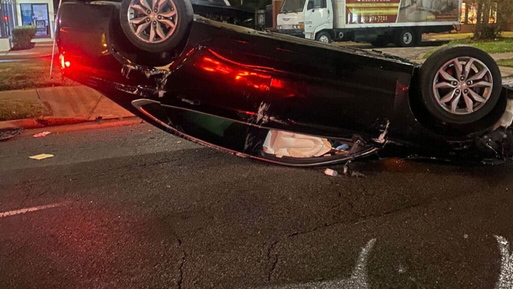 Se bajaron de su auto para ayudar a alguien que había tenido un accidente de tránsito y fueron embestidos por otro vehículo Accidente de tra%CC%81nsito 11 1