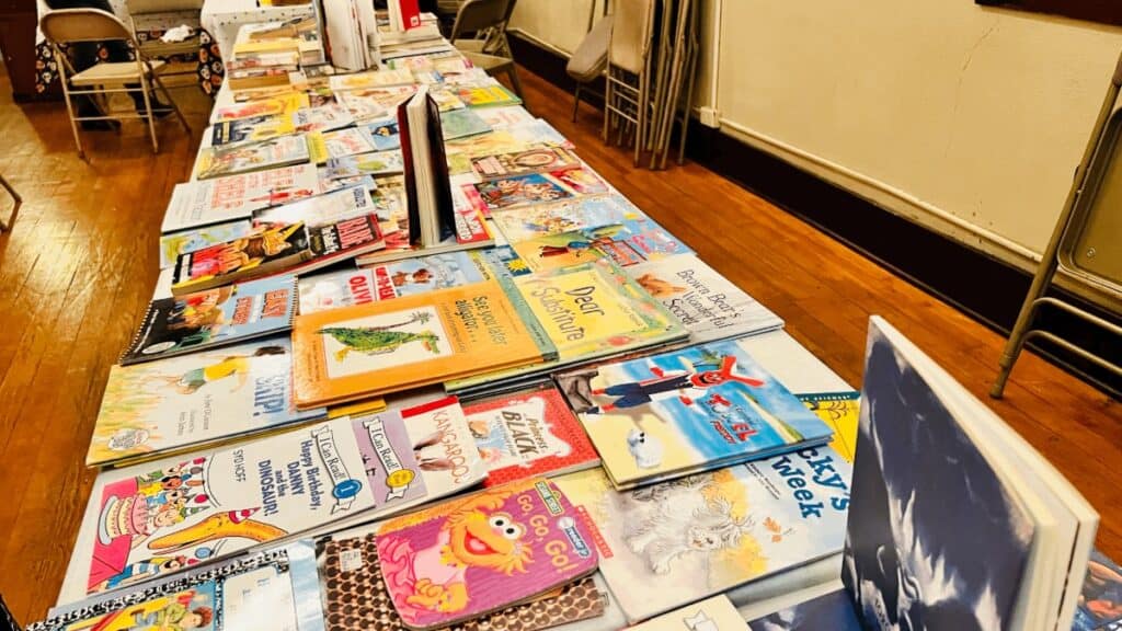 Desayuno con Libros Memphis: Celebrando Seis Años de Comunidad y Literatura | by rodrigodominguez