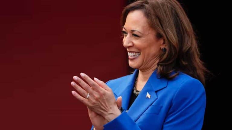 Biden cede el liderazgo a Kamla Harris en la apertura de la Convención Nacional Demócrata
