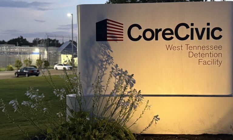 El Centro de Detención del Oeste de Tennessee comienza a recibir detenidos de ICE, según CoreCivic