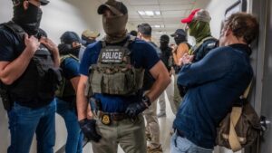 Memphis Noticias | Estudiante de Memphis Business Academy sostiene cartel pidiendo justicia por Yasser en Memphis 1 29 | Memphis Noticias Memphis Noticias | by Memphis Noticias