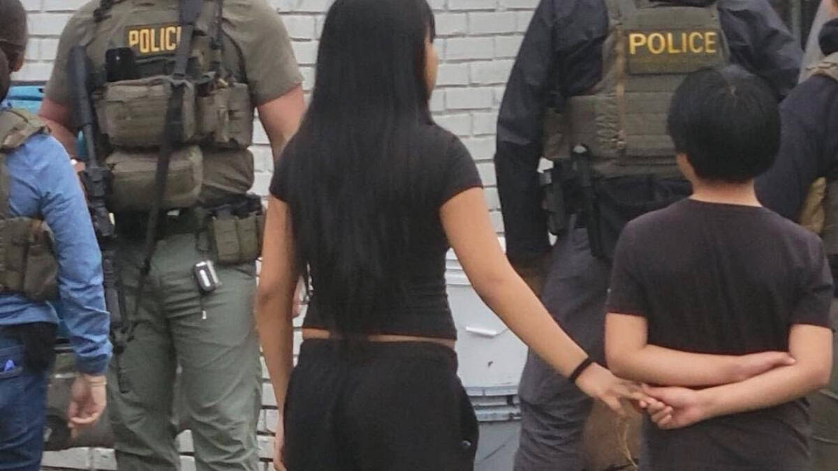 Detienen a padre en Nutbush frente a sus hijos aunque no era la persona que buscaban