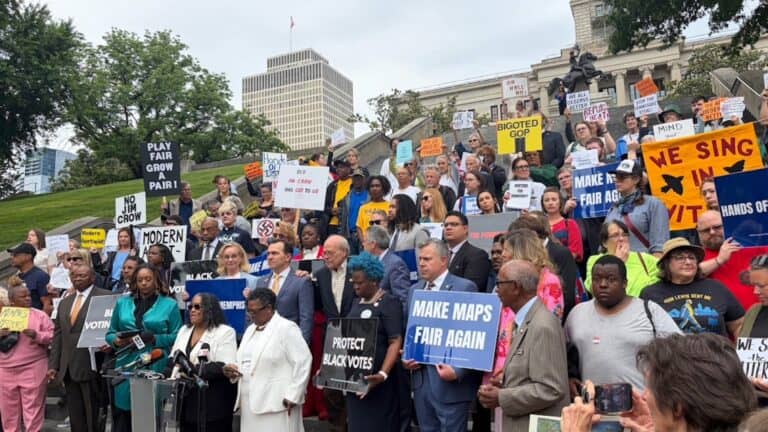Demócratas de Tennessee retiran demanda contra el polémico mapa electoral que divide a Memphis