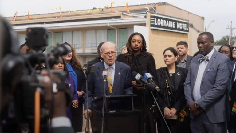 Steve Cohen pide frenar reporte migratorio de niños enfermos en Tennessee