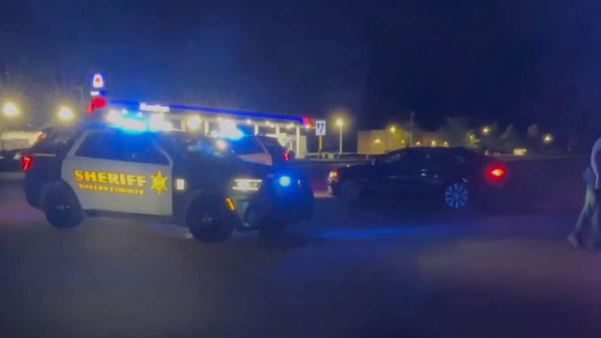 Mujer resulta herida de bala dentro de un vehículo cerca de Bartlett