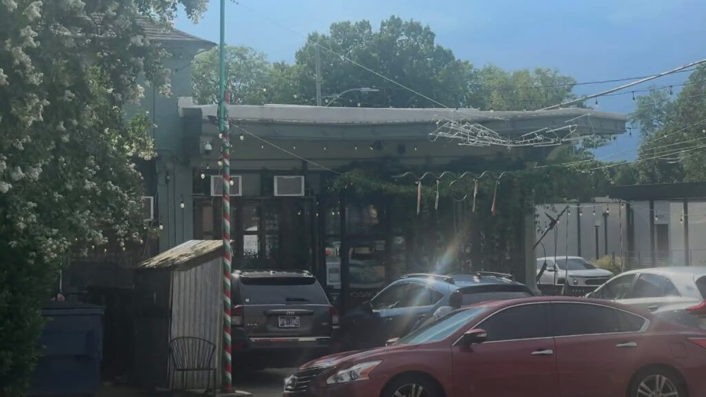 Dueño de restaurante en Midtown defiende decisión de negar servicio a miembros de la Guardia Nacional | Dueno de restaurante en Midtown defiende decision de negar servicio a miembros de la Guardia Nacional 2 | Memphis Noticias Dueño de restaurante en Midtown defiende decisión de negar servicio a miembros de la Guardia Nacional | Local by Memphis Noticias