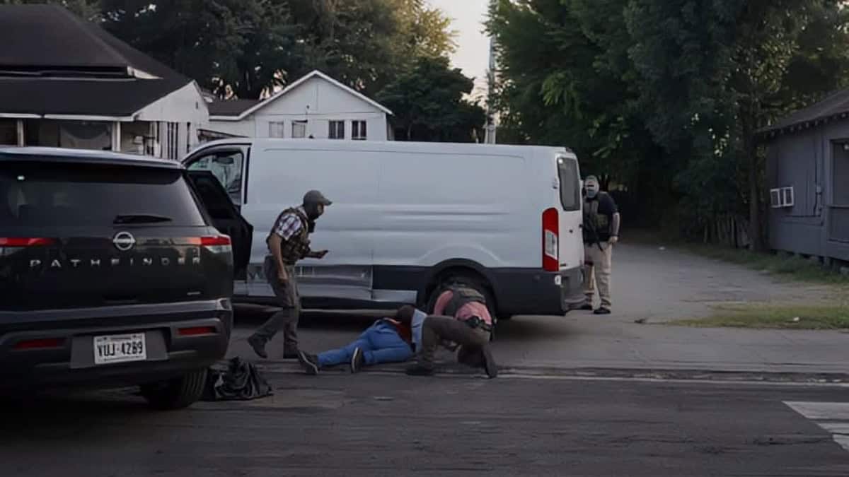 Crecen las dudas sobre el uso de la fuerza por agentes del DHS e ICE tras 22 tiroteos durante el segundo mandato de Trump