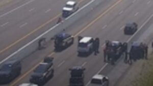 Memphis Noticias | Un nino fue rescatado sano y salvo tras la muerte de un sospechoso de secuestro en un tiroteo con la policia en la I 40 | Memphis Noticias Memphis Noticias | by Memphis Noticias