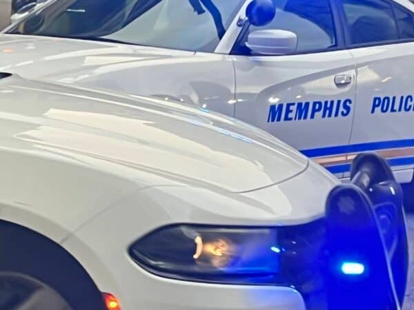Coche patrulla de memphis con luces encendidas en la calle. — memphisnoticias. Com