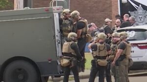 Memphis Noticias | Operativo policial moviliza a SWAT y mantiene cerrada una zona residencial en Senatobia Mississippi | Memphis Noticias Memphis Noticias | by Memphis Noticias