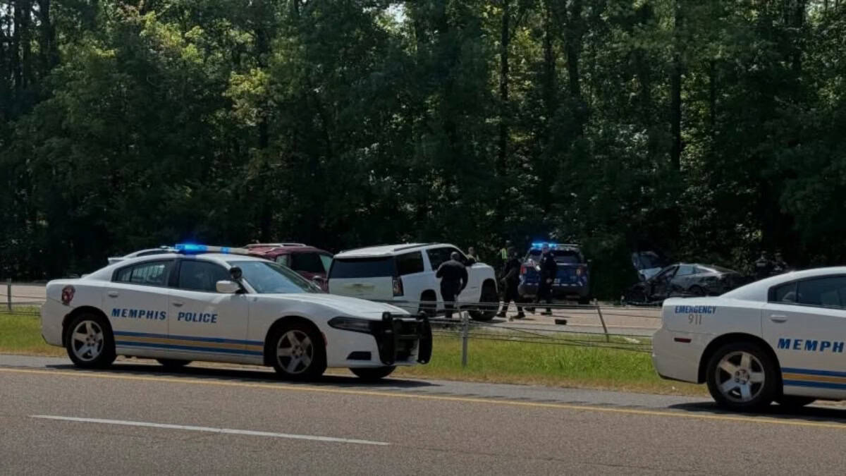 Persecución policial termina en choque de tres vehículos en la I-40
