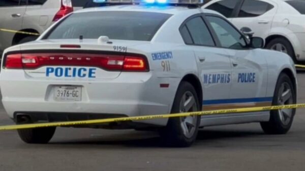 Tiroteo Frente A Comisaría De Memphis Deja A Un Hombre En Estado Crítico; Mujer Fue Detenida At Memphis Noticias | 10 Tiroteo frente a comisaría de memphis deja a un hombre en estado crítico; mujer fue detenida