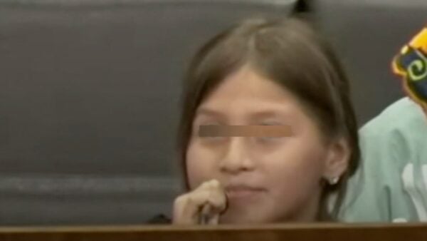 “Ice Se Llevó A Mi Mamá”: Una Niña Habló Ante El Concejo De Memphis Tras La Redada De El Corralón At Memphis Noticias | 8 Una niña habló ante el concejo de memphis tras la redada de el corralón (1)