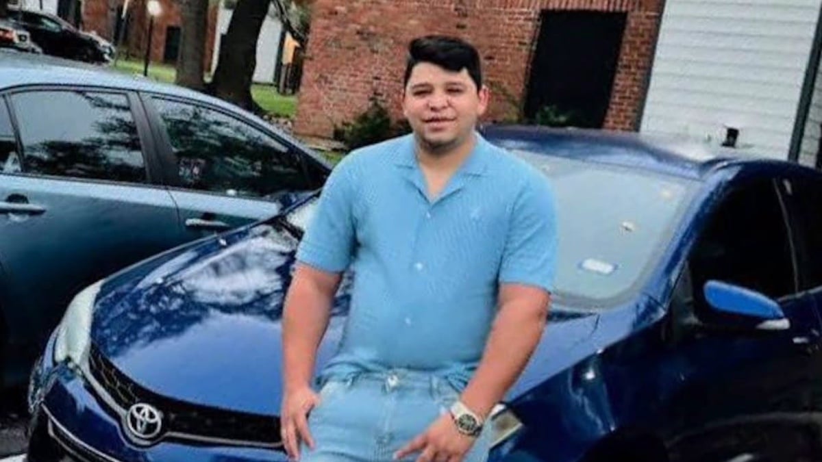 Venezolano resulta herido de bala durante operativo de ice en austin; su familia desconoce dónde está