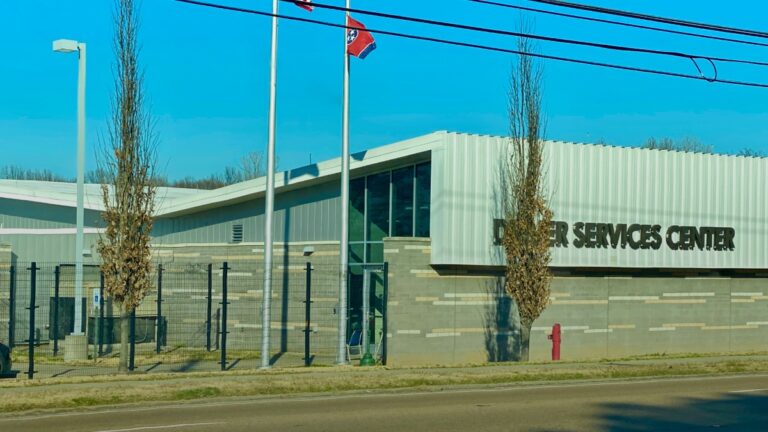 Tennessee evade por escrito preguntas sobre licencias de inmigrantes