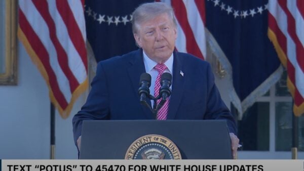 Aprobación de trump cae al 33 % a dos semanas de las elecciones de noviembre