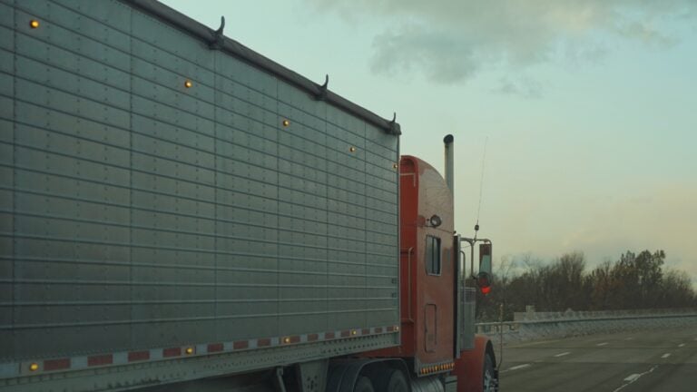 Camioneros enfrentan altos costos mientras se desvanecen rumores de una huelga nacional