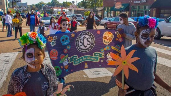 Dia-de-muertos-desfile-cazateatro-memphis