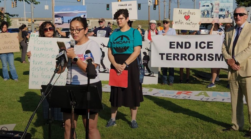 Activistas denuncian vuelos de deportación del ICE desde Wilson, Tennessee y exigen un trato digno para los inmigrantes