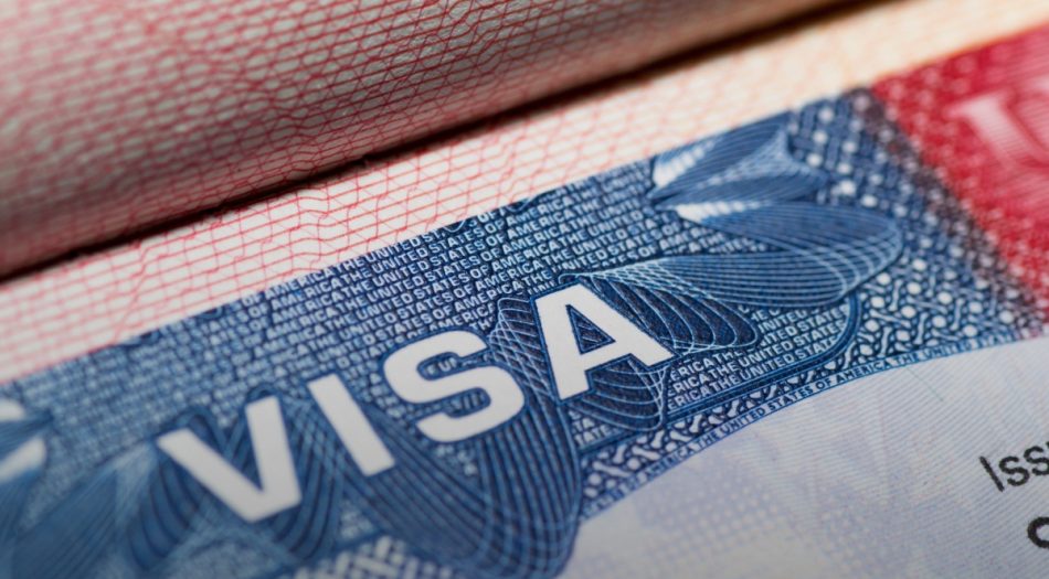 Estados Unidos hará permanente el requisito de fianzas de visa para 50 países