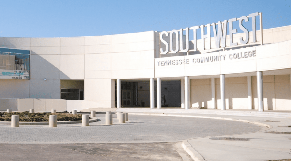 Fachada de campus de Southwest Tennessee Community College