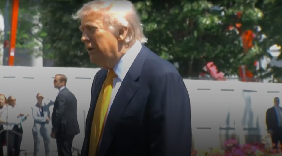 Trump afirma que no piensa en absoluto en la situación económica de los estadounidenses