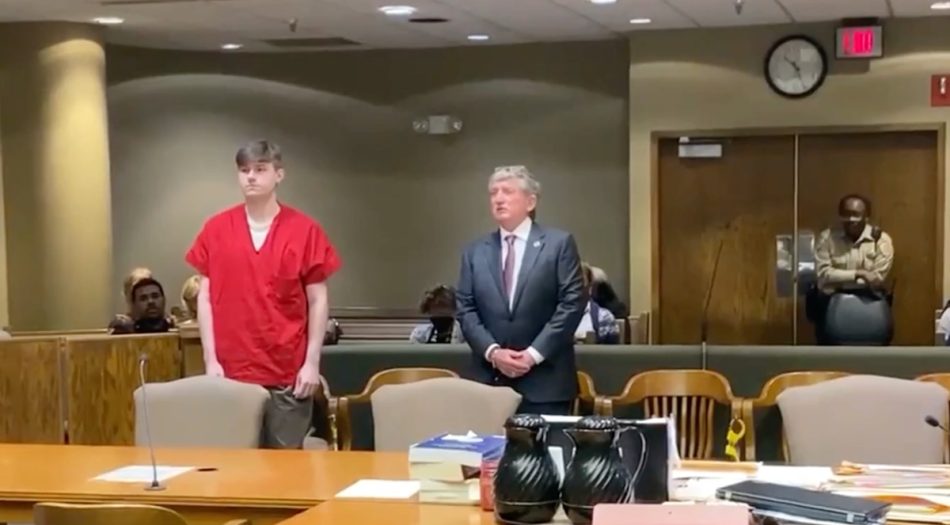 agente-sheriff-shelby-county-bloquea-entrada-shelby-farms-park-balacera-14-abril-2026-1