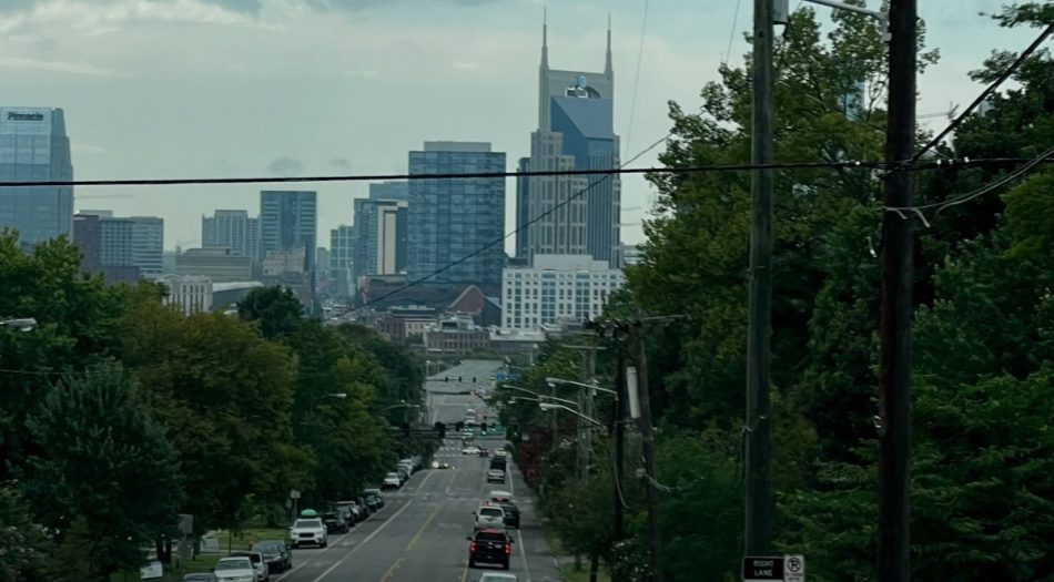 nashville-skyline-ley-acampar-felonia-2026