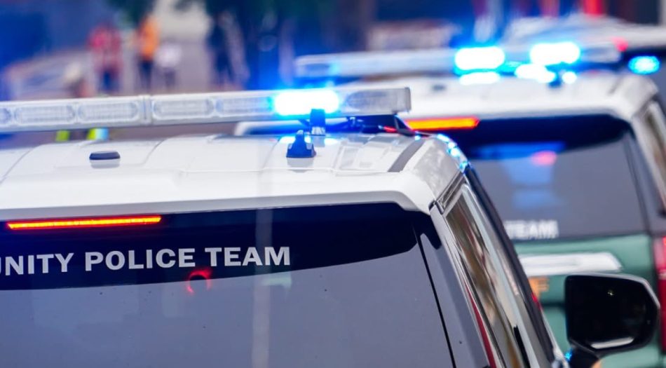 patrullas de la oficina del sheriff del condado de shelby con luces encendidas